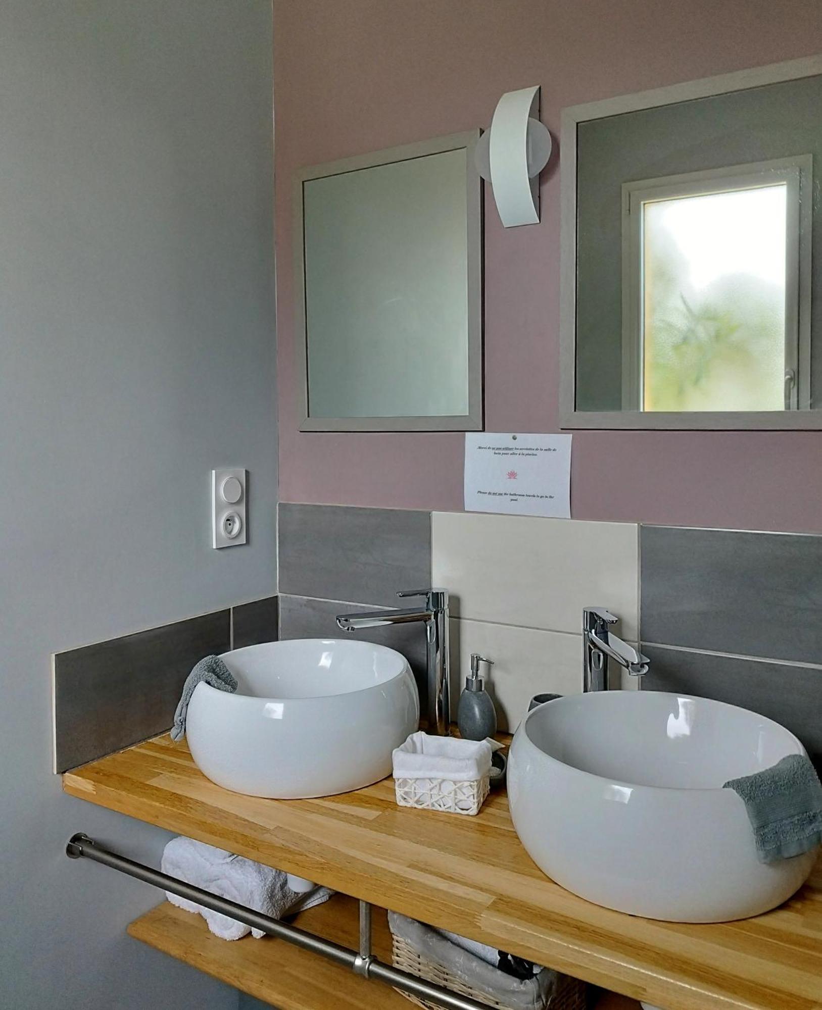La Sarlamandre, Chambres Et Table D'Hotes Marcillac-Saint-Quentin Εξωτερικό φωτογραφία