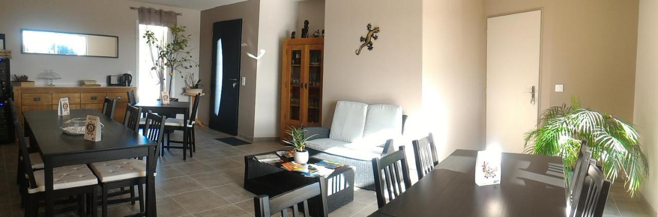 La Sarlamandre, Chambres Et Table D'Hotes Marcillac-Saint-Quentin Εξωτερικό φωτογραφία